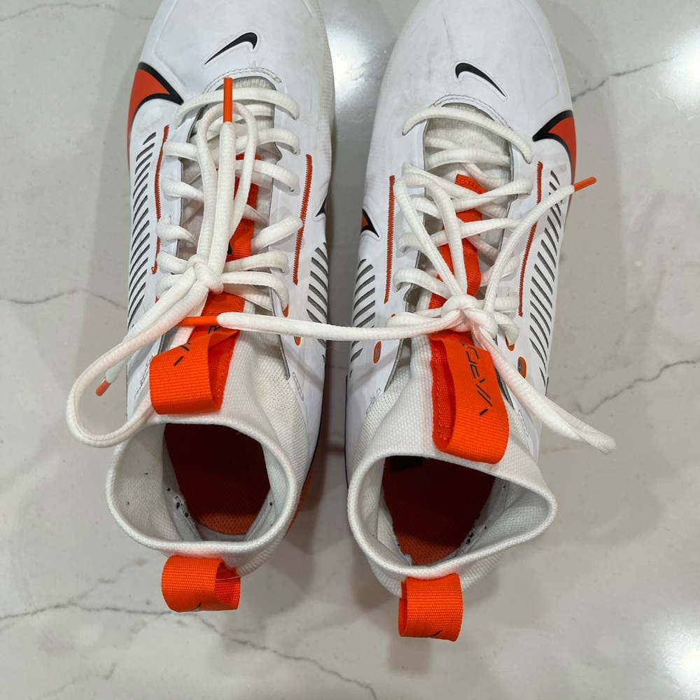 Excellent condition!!! Nike Vapor football cleats. Worn one shirt season.